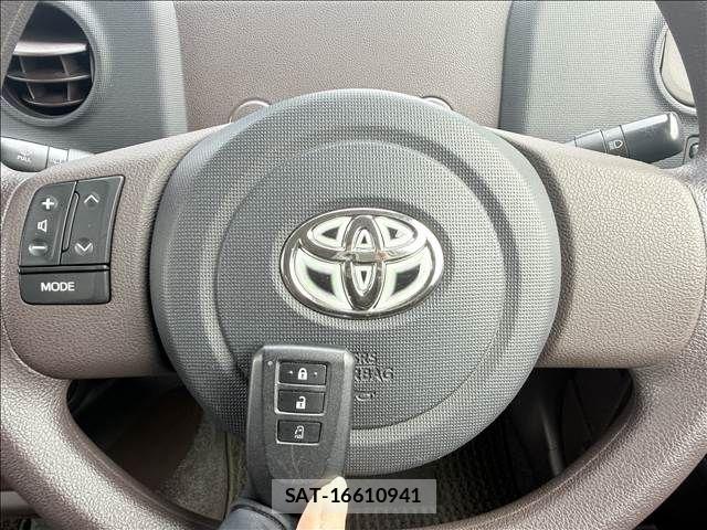Toyota PORTE 2014-10 8881566-17
