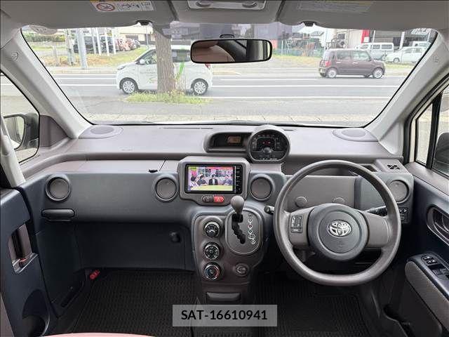 Toyota PORTE 2014-10 8881566-1