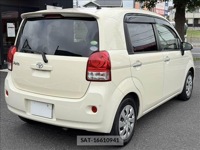 Toyota PORTE 2014-10 8881566-23