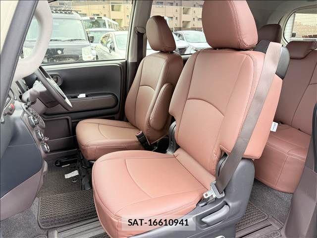 Toyota PORTE 2014-10 8881566-24