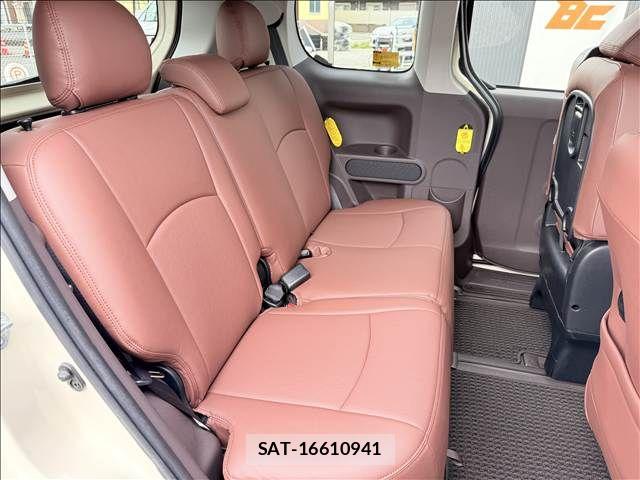 Toyota PORTE 2014-10 8881566-25