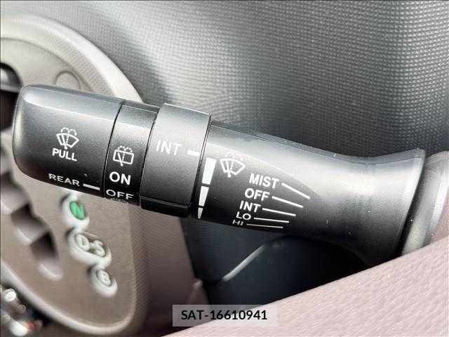 Toyota PORTE 2014-10 8881566-27