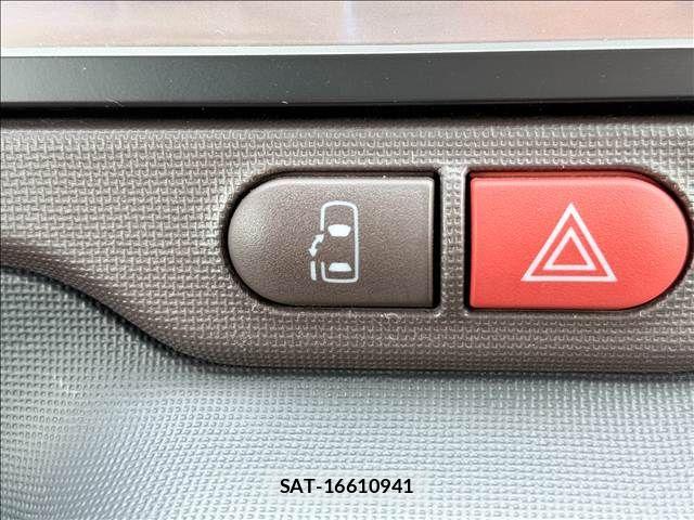 Toyota PORTE 2014-10 8881566-3