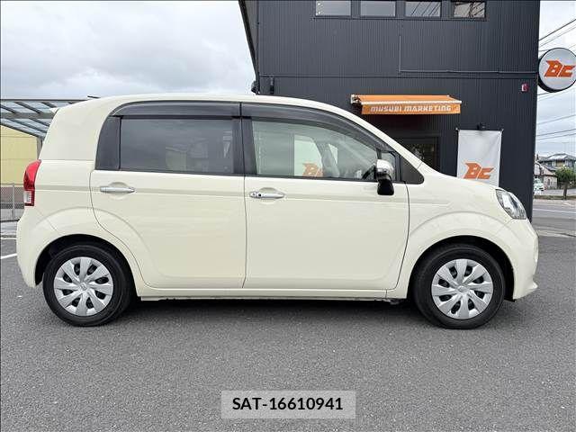 Toyota PORTE 2014-10 8881566-6