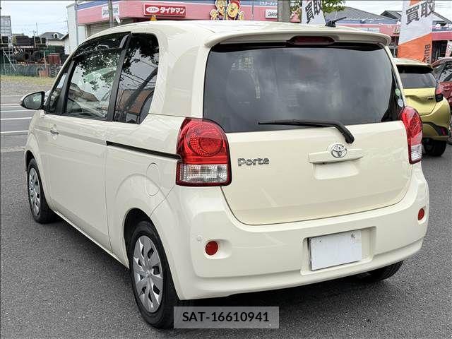 Toyota PORTE 2014-10 8881566-7