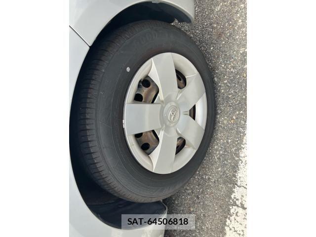 Toyota PORTE 2007-11 8881568-5