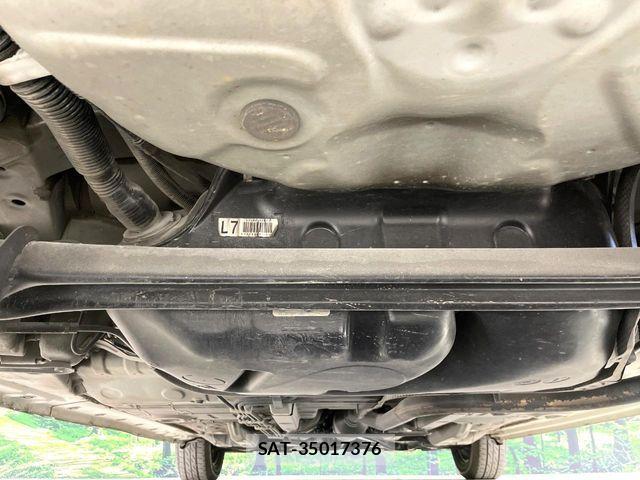 Toyota PORTE 2012-09 8881567-18