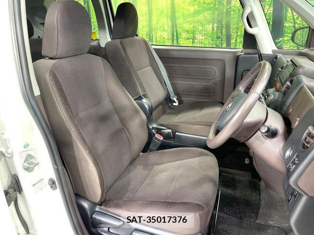 Toyota PORTE 2012-09 8881567-7