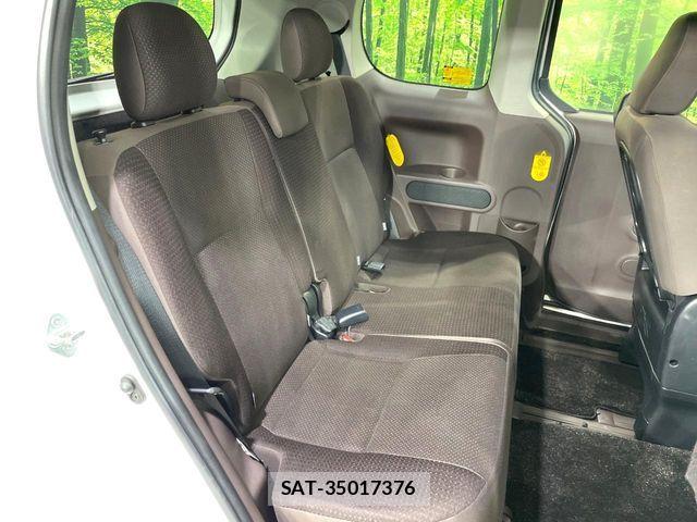 Toyota PORTE 2012-09 8881567-8