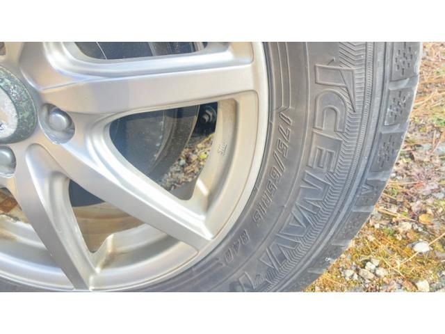 Toyota PORTE 2013-01 1548470-12
