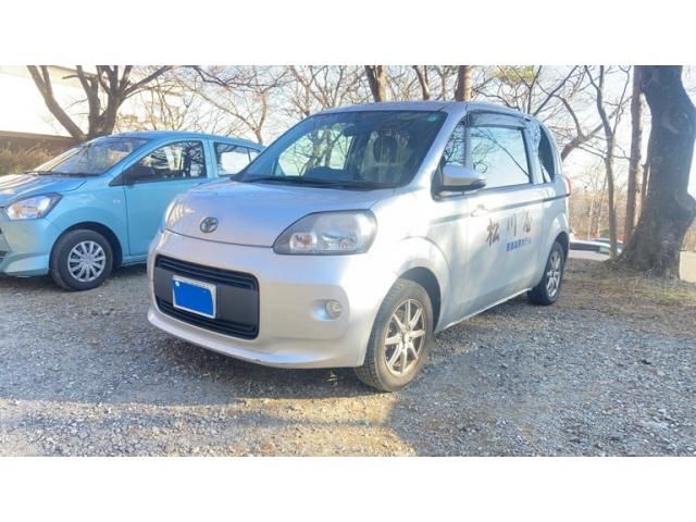 Toyota PORTE 2013-01 1548470-1