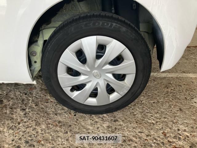 Toyota PORTE 2013-10 6911181-12