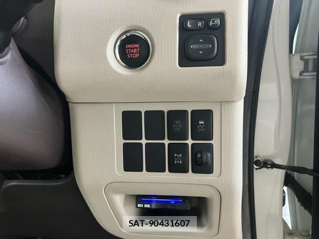 Toyota PORTE 2013-10 6911181-18