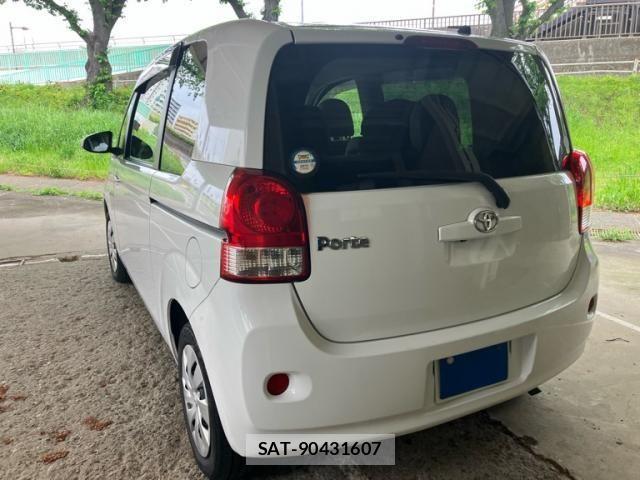 Toyota PORTE 2013-10 6911181-1