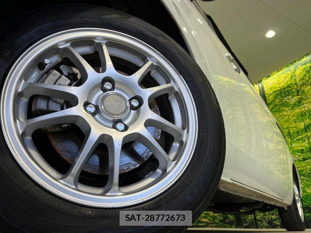 Toyota PORTE 2012-10 7217927-12