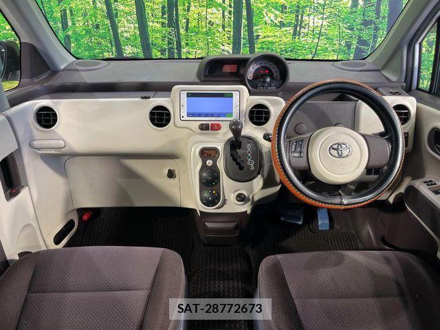 Toyota PORTE 2012-10 7217927-1