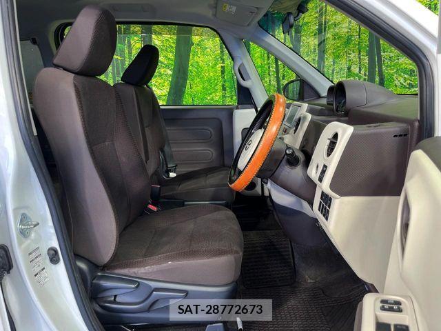 Toyota PORTE 2012-10 7217927-7