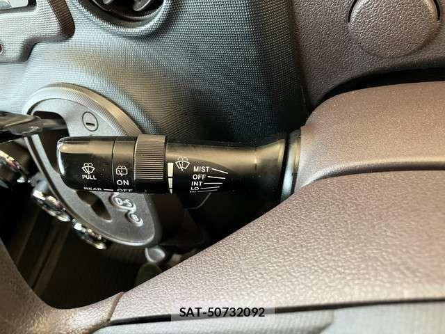 Toyota PORTE 2015-02 7329376-13