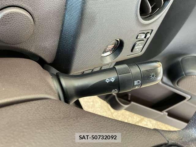Toyota PORTE 2015-02 7329376-14