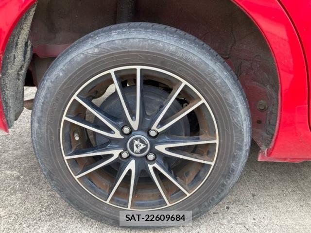 Toyota PORTE 2013-12 7619193-9