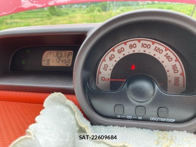 Toyota PORTE 2013-12 7619193-22