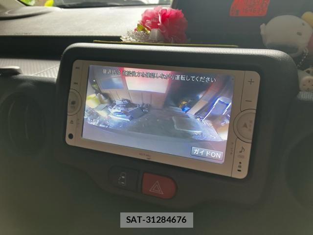 Toyota PORTE 2012-08 7727245-9