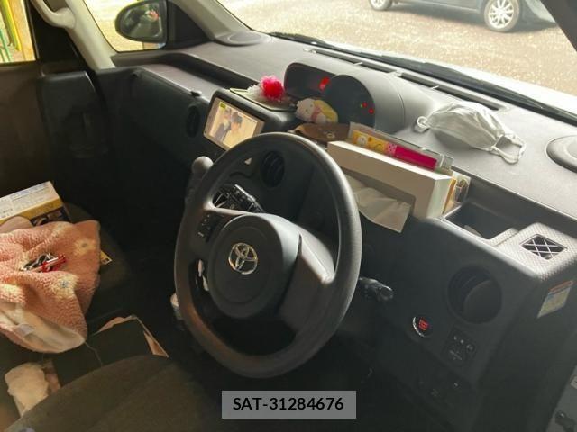 Toyota PORTE 2012-08 7727245-11