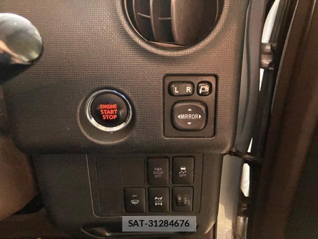 Toyota PORTE 2012-08 7727245-15