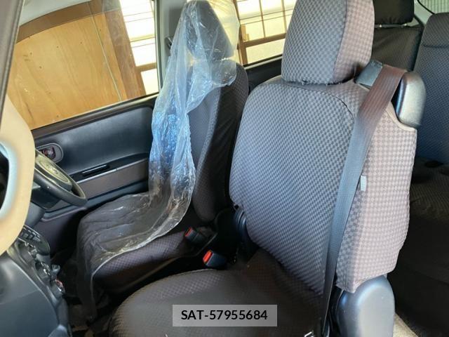 Toyota PORTE 2016-07 8101218-6