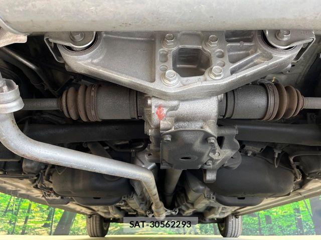 Toyota PORTE 2017-02 8209556-18