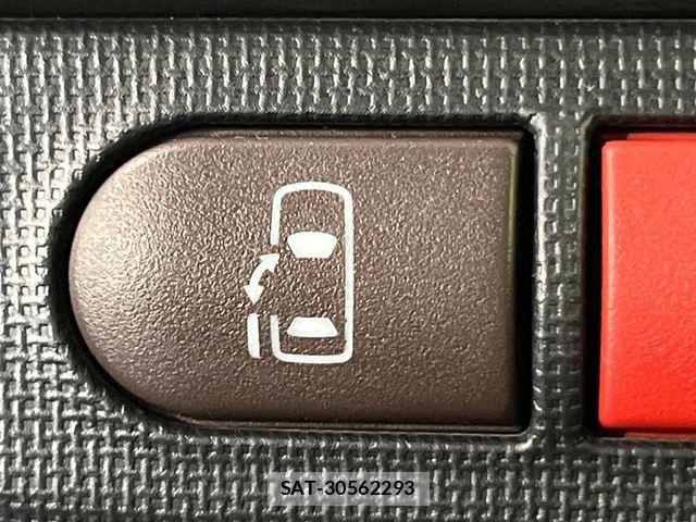 Toyota PORTE 2017-02 8209556-4