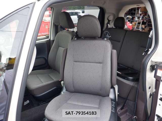 Toyota PORTE 2015-09 8316397-9
