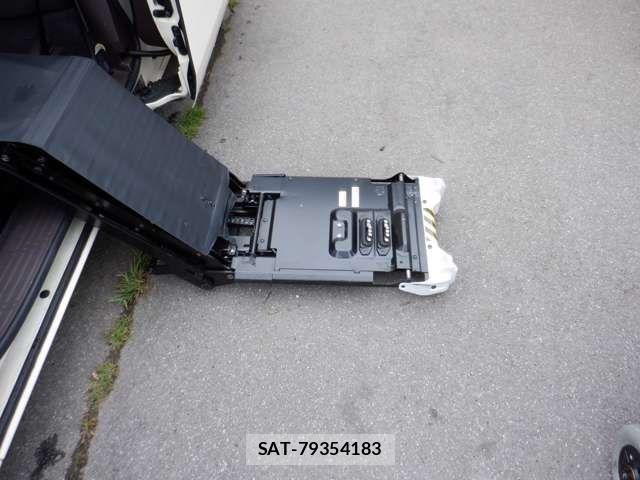 Toyota PORTE 2015-09 8316397-16