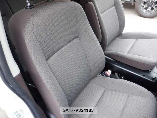 Toyota PORTE 2015-09 8316397-6
