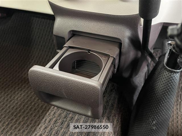 Toyota PORTE 2020-03 8337401-29