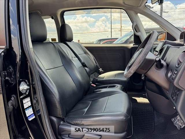 Toyota PORTE 2015-03 8368118-15
