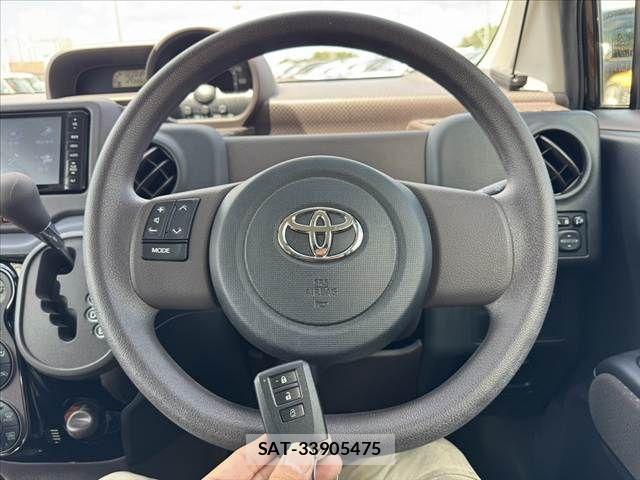 Toyota PORTE 2015-03 8368118-6