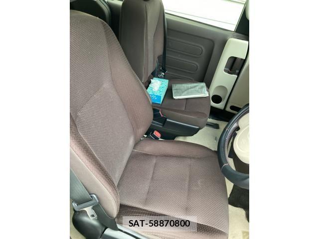 Toyota PORTE 2013-08 8666740-9