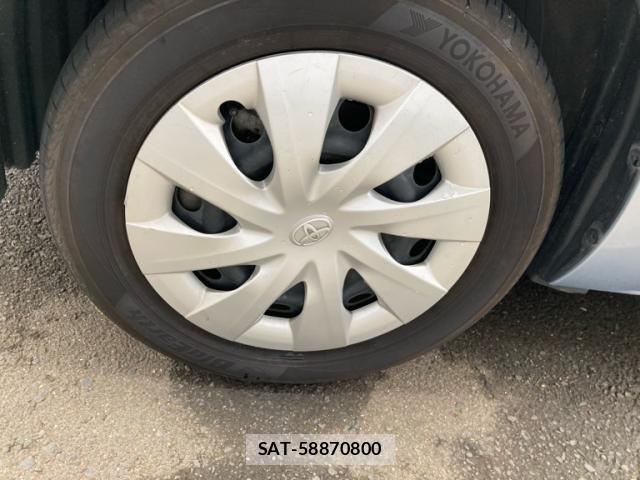 Toyota PORTE 2013-08 8666740-3