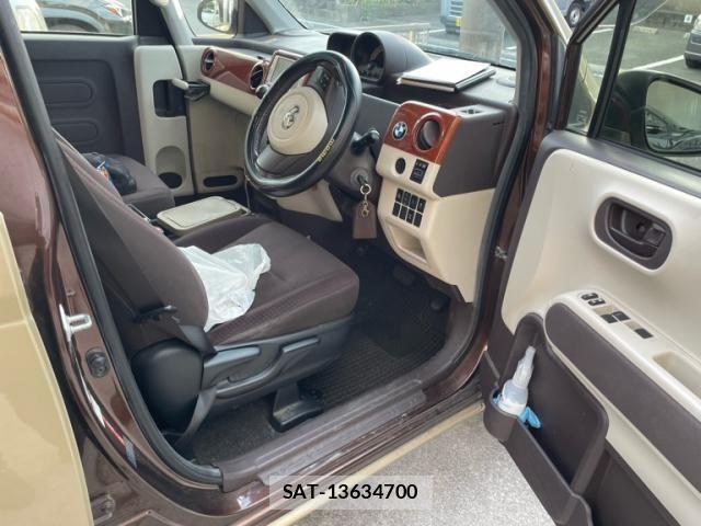 Toyota PORTE 2013-01 8850363-6