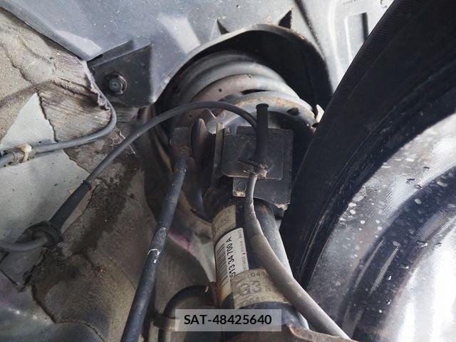 Mazda PREMACY 2013-05 6016117-22