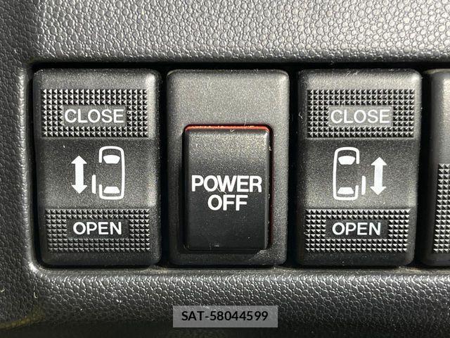 Mazda PREMACY 2014-01 6816572-2