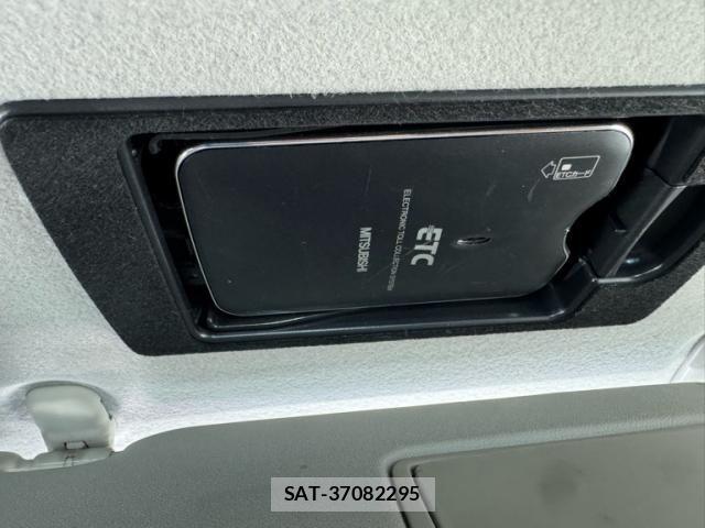 Mazda PREMACY 2010-06 6903353-19