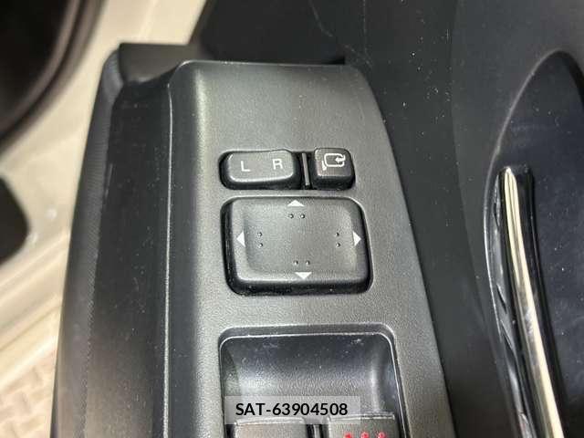 Mazda PREMACY 2013-08 6911183-17
