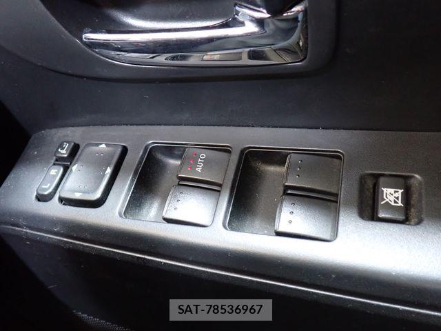 Mazda PREMACY 2013-07 7021243-18