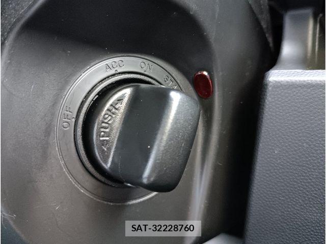 Mazda PREMACY 2015-02 7060230-29