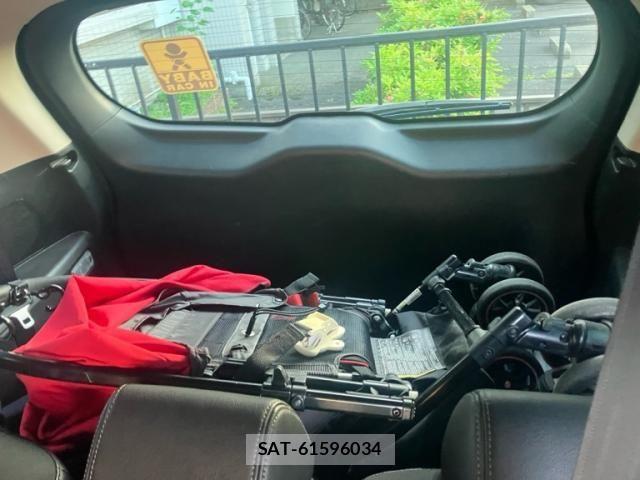 Mazda PREMACY 2017-12 7223591-11