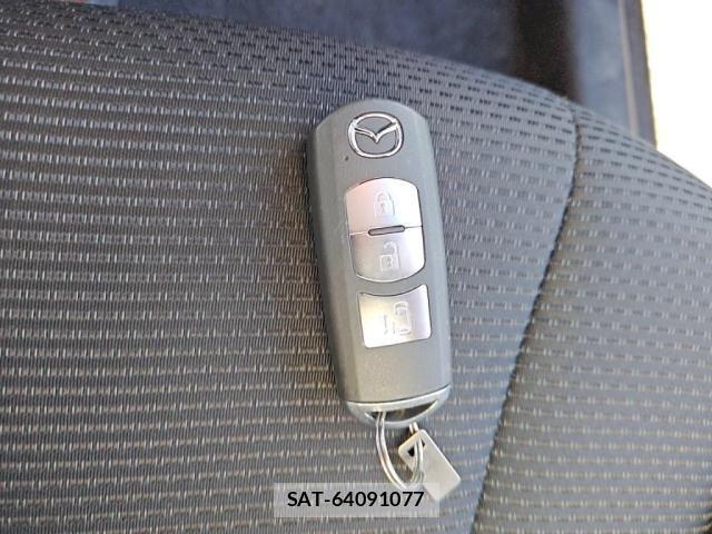 Mazda PREMACY 2017-04 7223588-16