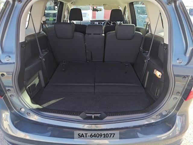 Mazda PREMACY 2017-04 7223588-23
