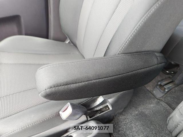 Mazda PREMACY 2017-04 7223588-25